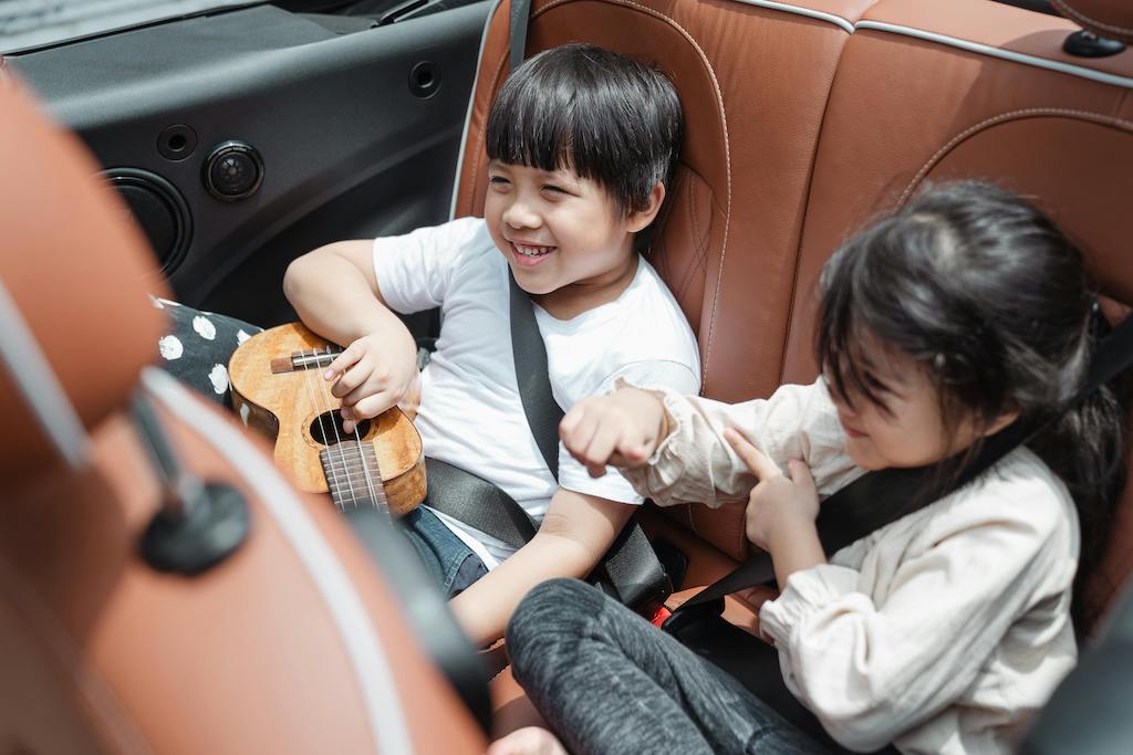 Gearing Up for Giggles: Conquering Car Boredom on Your Family Road Trip
